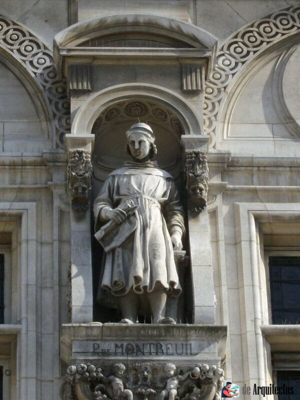 Estatua Pierre de Montreuil en el Hotel Ville de Paris
