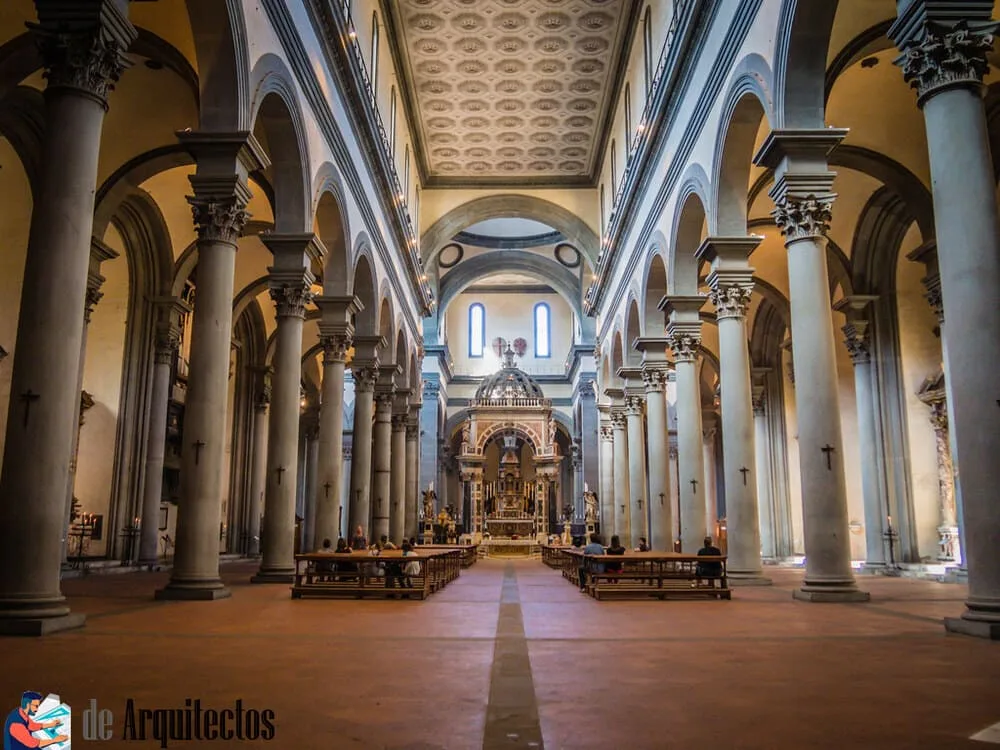 Interior de la Basilica di Santo Spirito