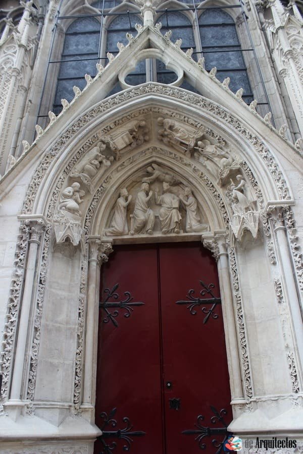 Puerta Roja de Notre Dame de Paris